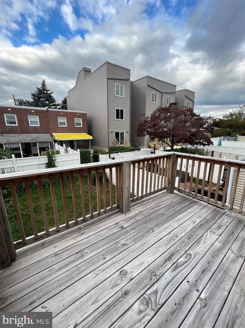 424 Delmar St, Philadelphia PA 19128-4501 exterior