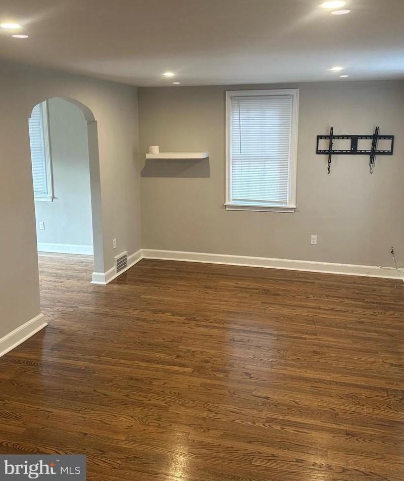 7708 Lawnton St, Philadelphia PA  19128-3104 exterior