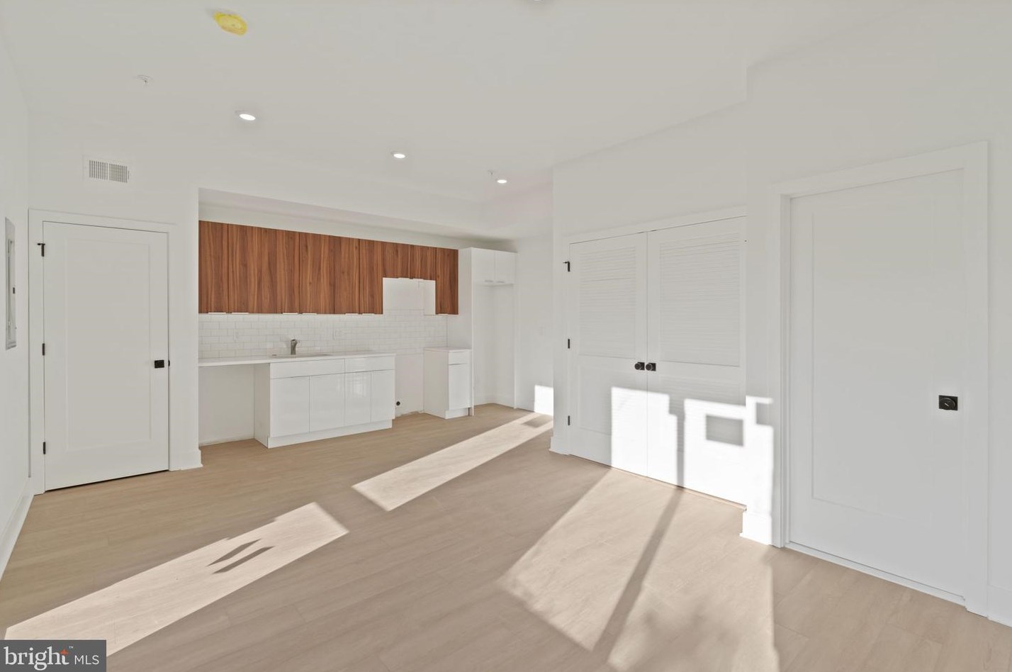 4200 Lancaster Ave #2e, Philadelphia, PA 19104