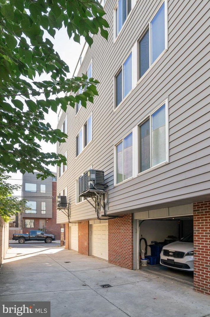 1195 S 21st St, Philadelphia, PA 19146