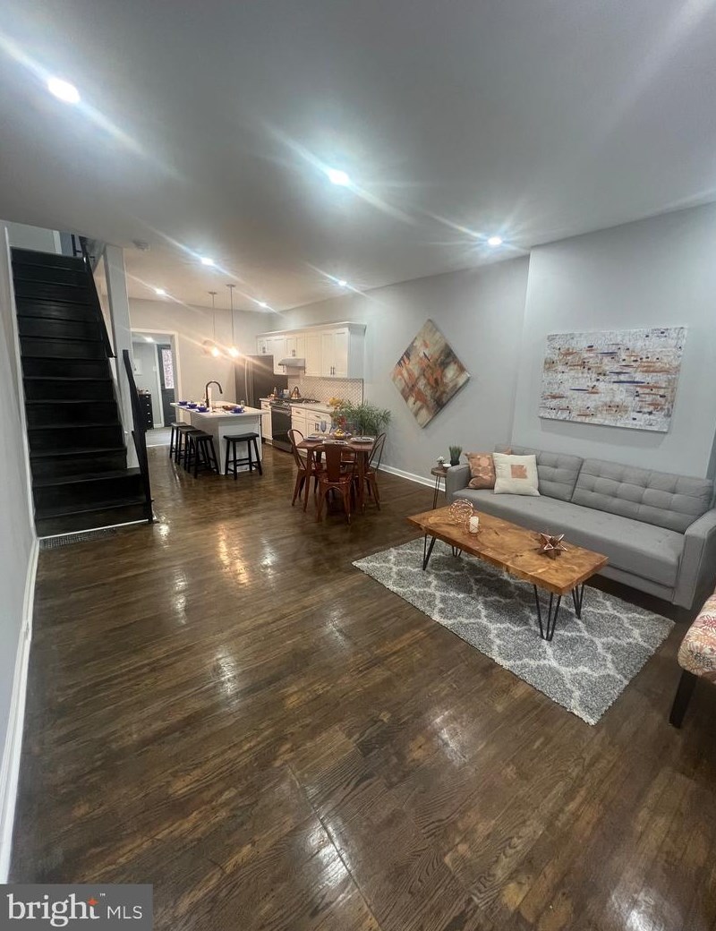 2532 W Sergeant St, Philadelphia, PA 19125
