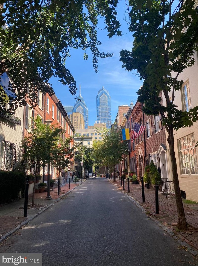 328 S Smedley St, Philadelphia, PA 19103