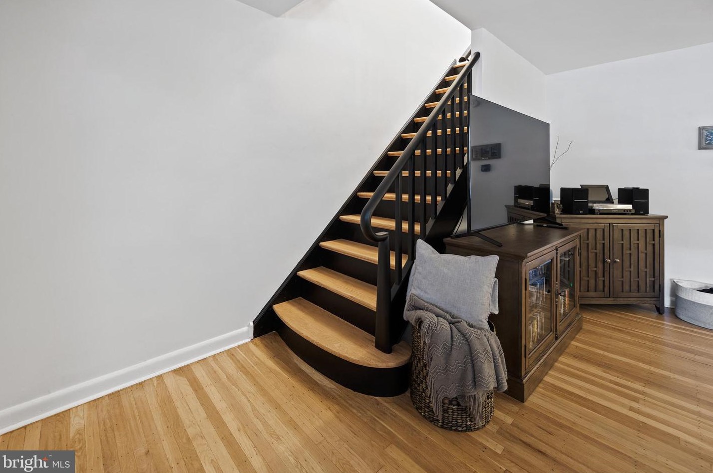 5967 Jannette St, Philadelphia PA  19128-1616 exterior