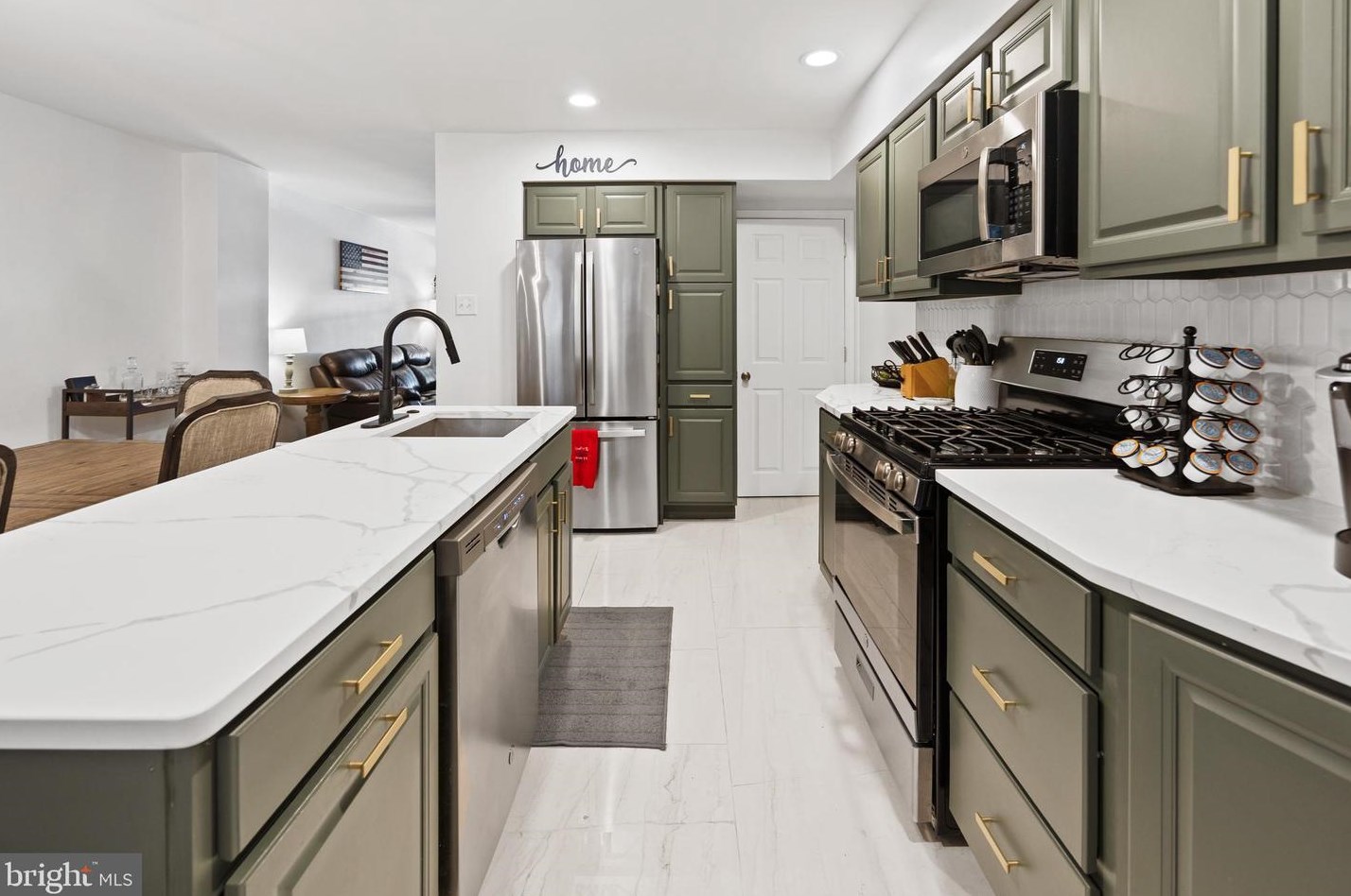 5967 Jannette St, Philadelphia PA  19128-1616 exterior