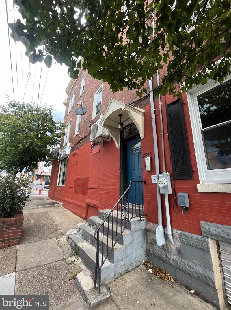2938 Oxford St, Philadelphia, PA 19121-2748
