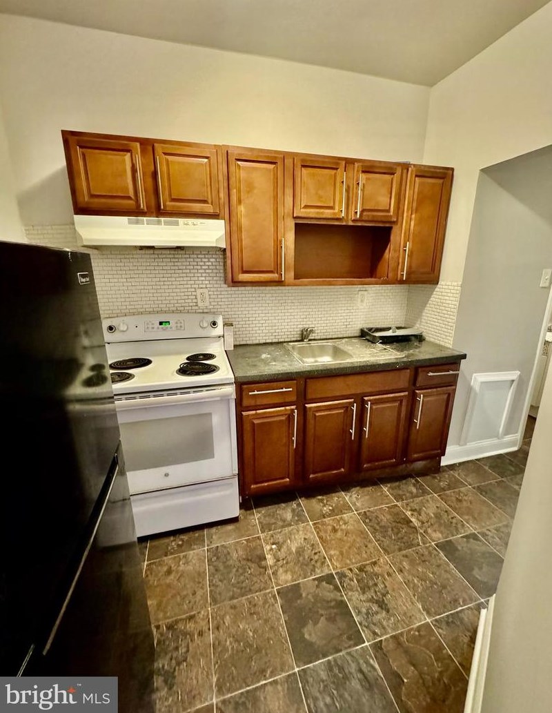 1659 N 56th St #2, Philadelphia, PA 19131