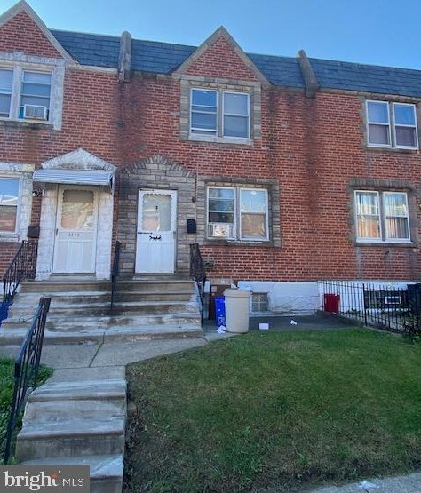 5271 Glenloch St, Philadelphia, PA 19124