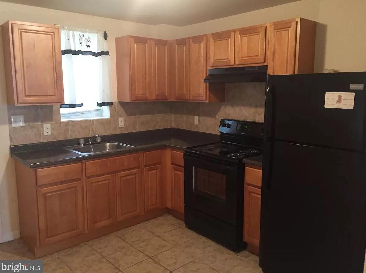 4119 Reese St, Philadelphia PA  19140-2524 exterior