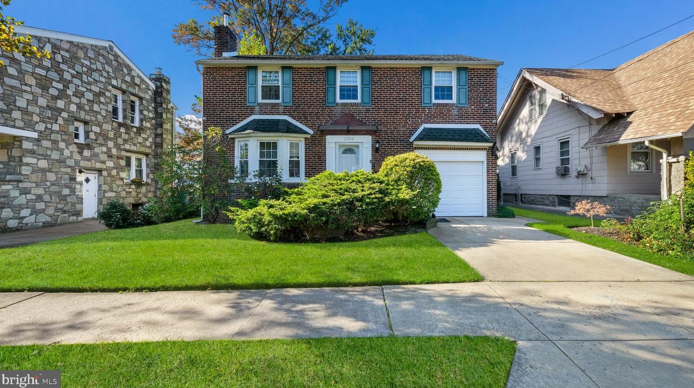 1306 Brighton St, Philadelphia, PA 19111-4247