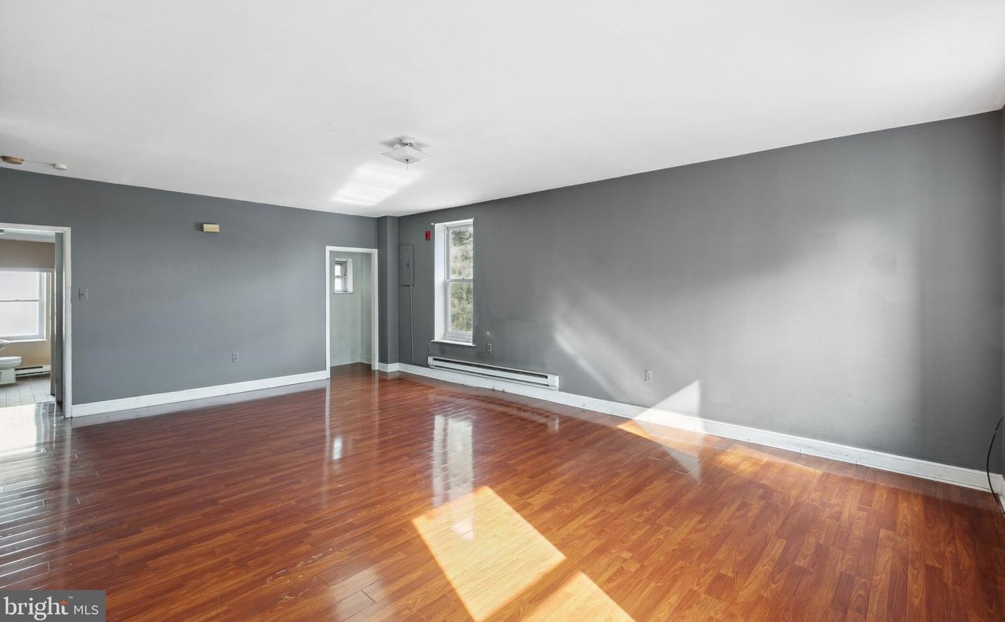 301 York St, Philadelphia PA  19133-3036 exterior