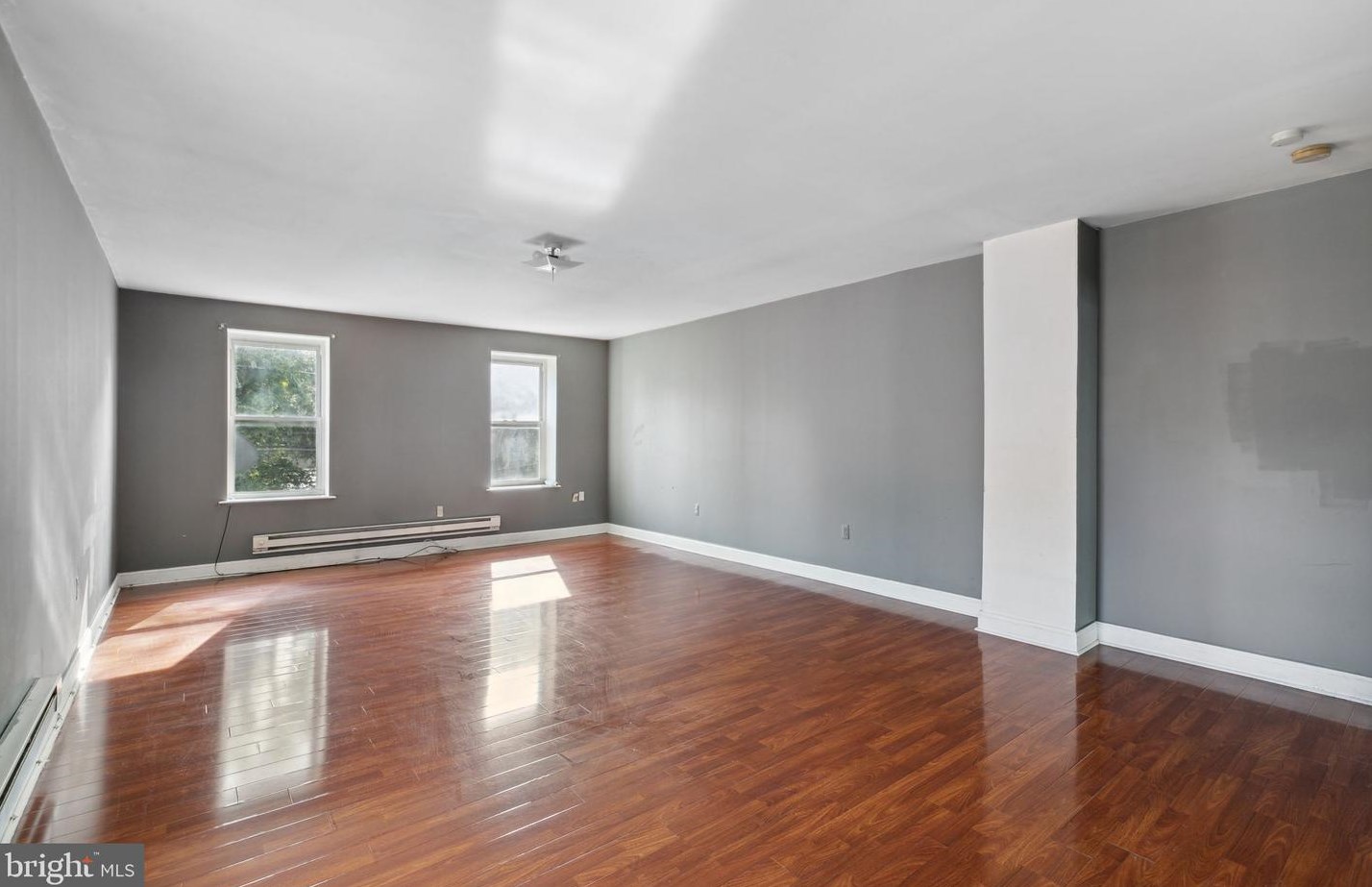 301 York St, Philadelphia PA  19133-3036 exterior