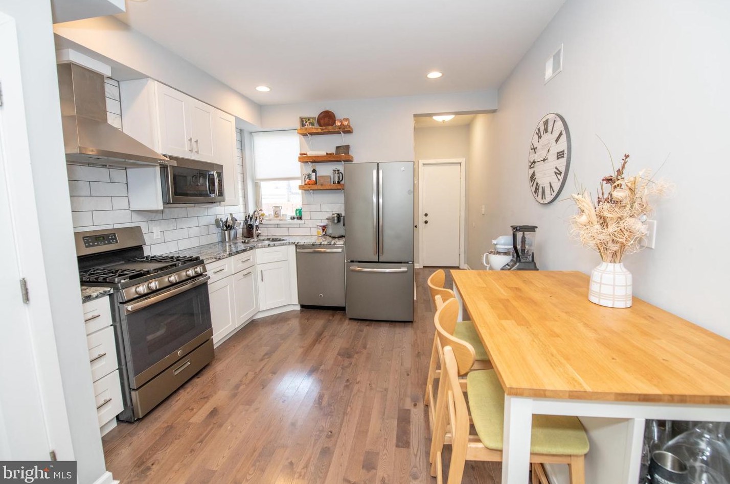 2216 Boston St, Philadelphia PA 19125-2102 exterior