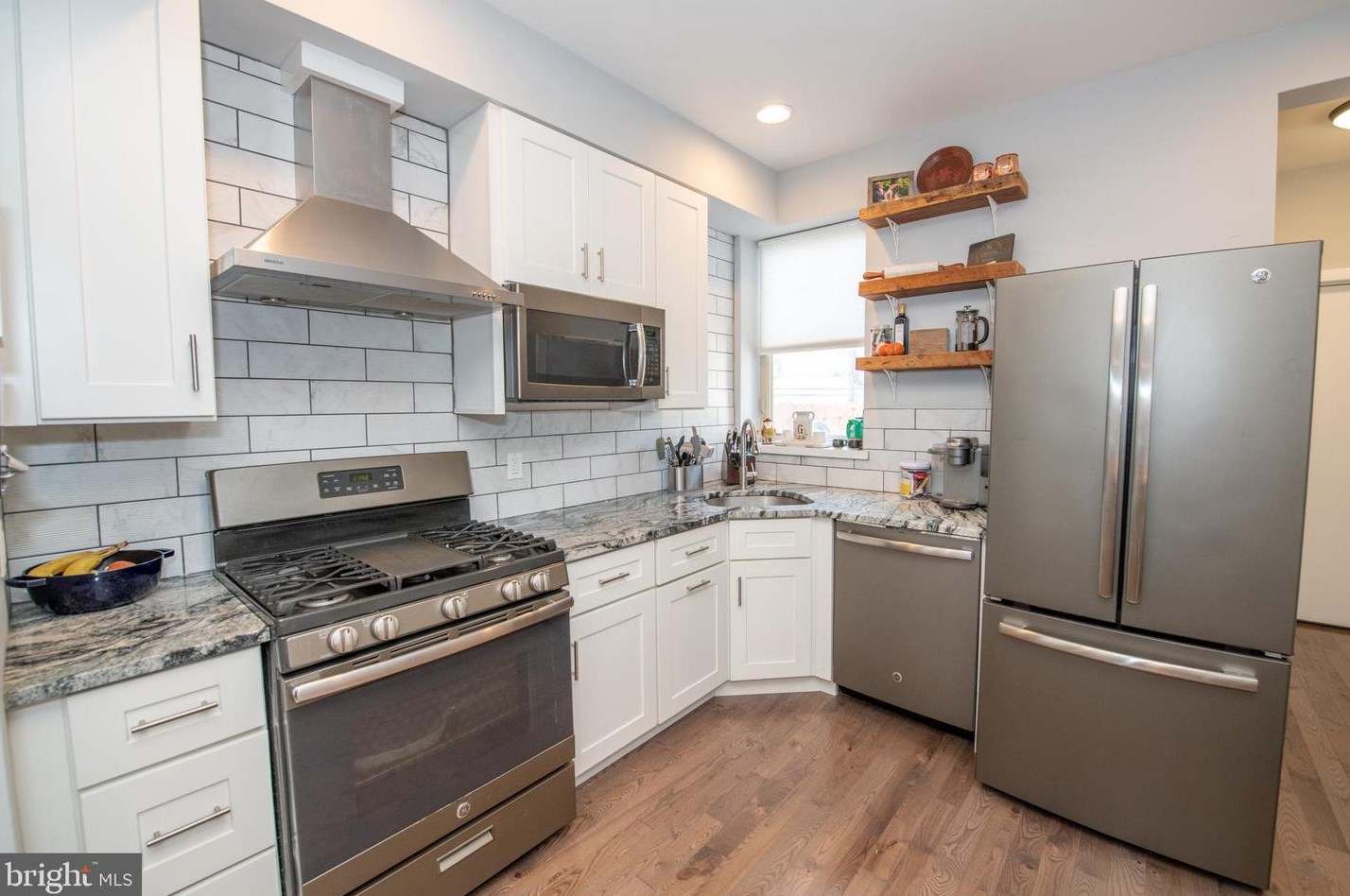 2216 Boston St, Philadelphia PA 19125-2102 exterior