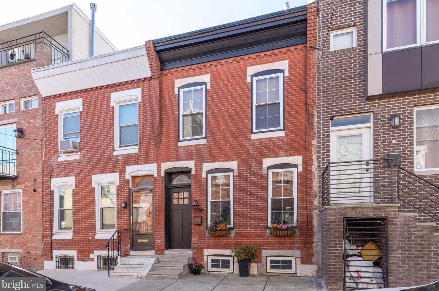 2106 Cross St, Philadelphia PA  19146-4549 exterior