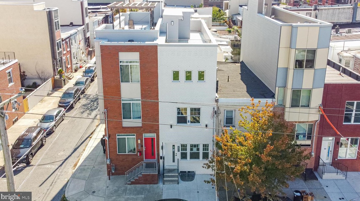 2511 Emerald St, Philadelphia, PA 19125-1303