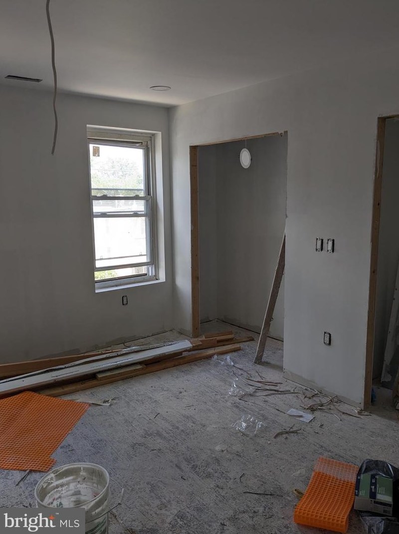 7122 Greenway Ave, Philadelphia PA  19142-1030 exterior