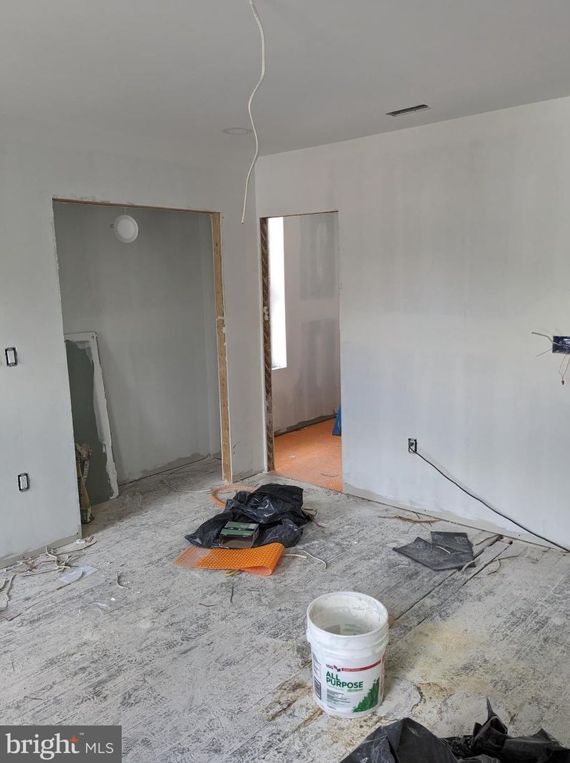 7122 Greenway Ave, Philadelphia PA  19142-1030 exterior