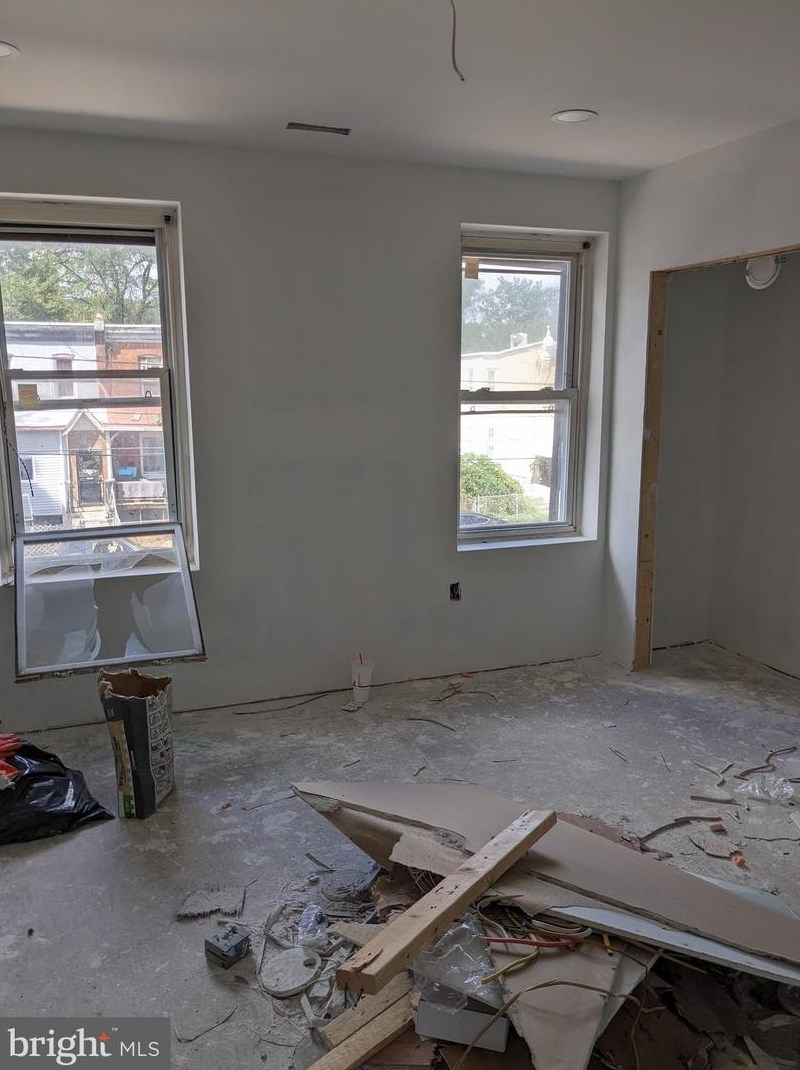 7122 Greenway Ave, Philadelphia PA  19142-1030 exterior