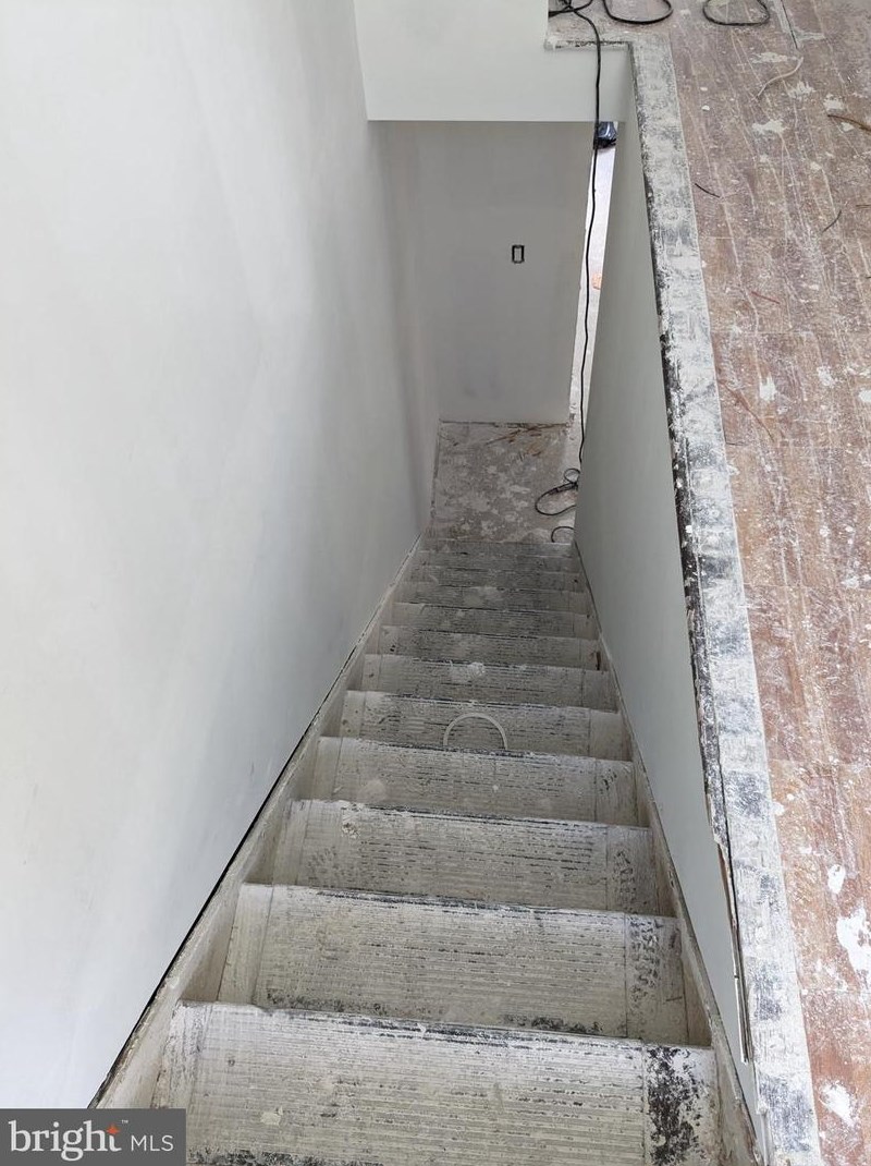 7122 Greenway Ave, Philadelphia PA  19142-1030 exterior