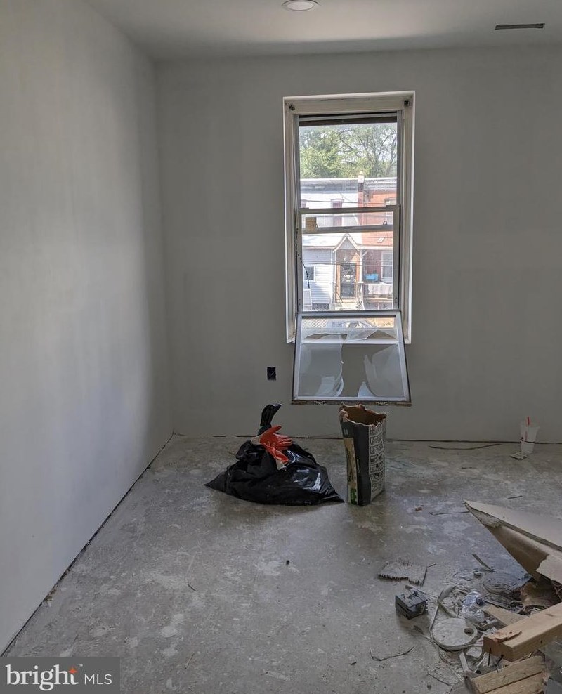 7122 Greenway Ave, Philadelphia PA  19142-1030 exterior