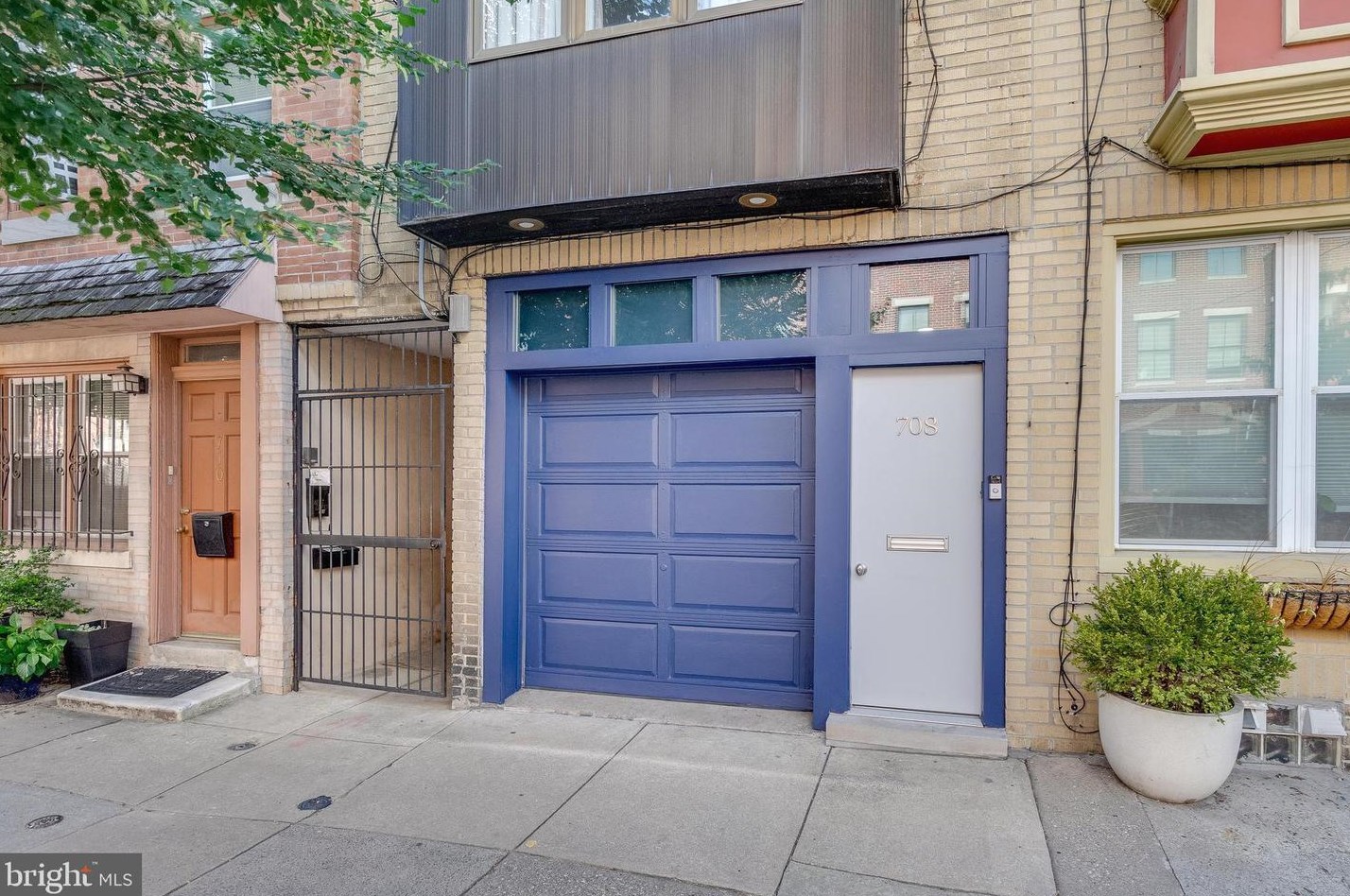 708 7th St, Philadelphia PA 19123-0027 exterior