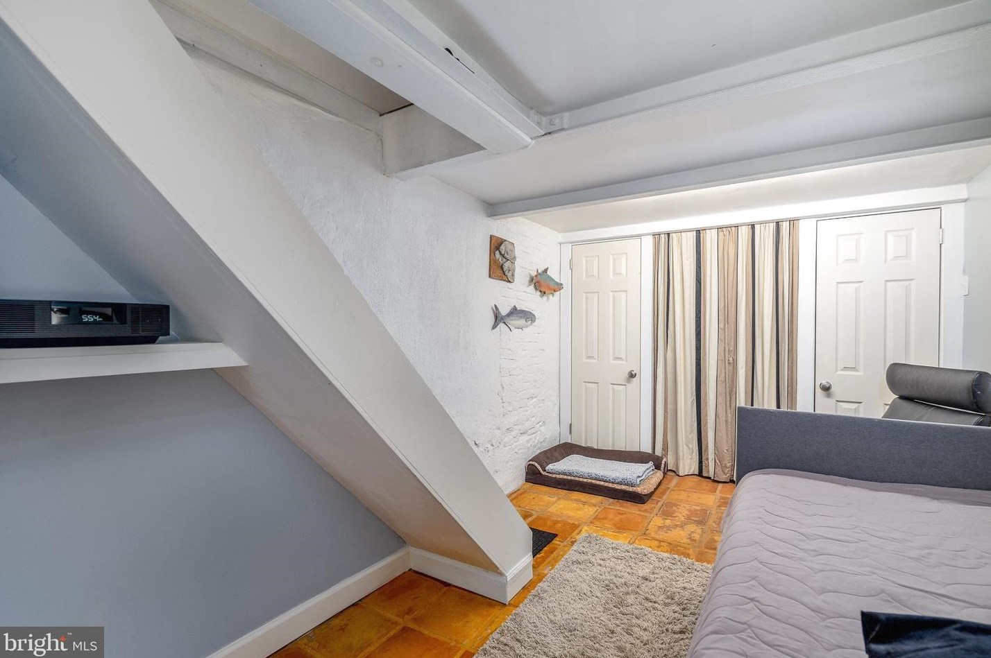 708 7th St, Philadelphia PA 19123-0027 exterior