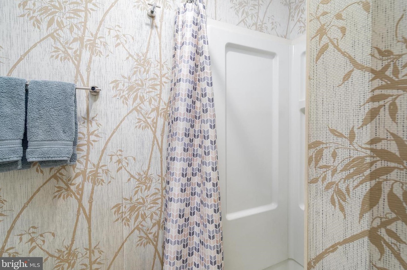 708 7th St, Philadelphia PA 19123-0027 exterior