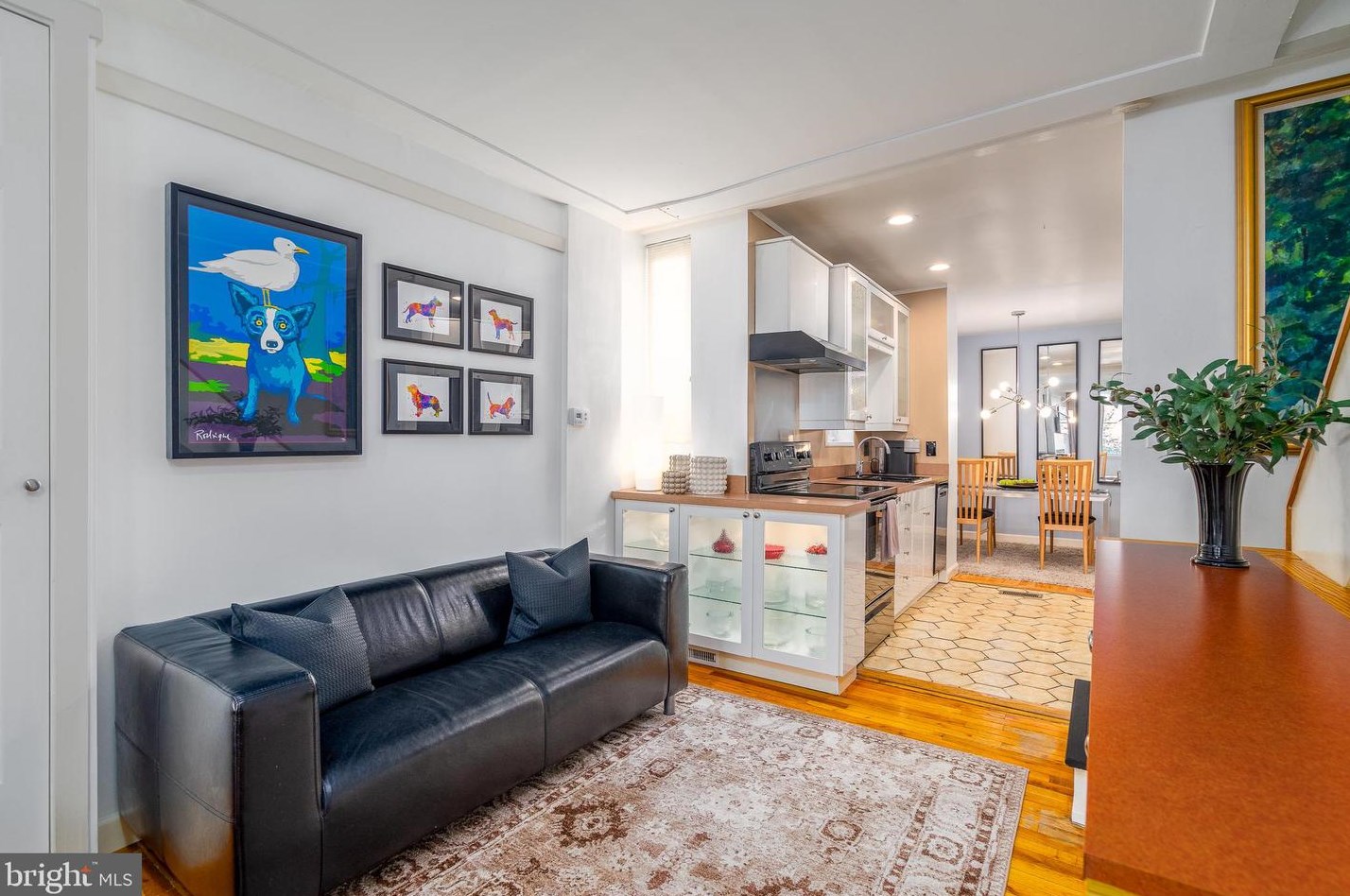 708 7th St, Philadelphia PA 19123-0027 exterior