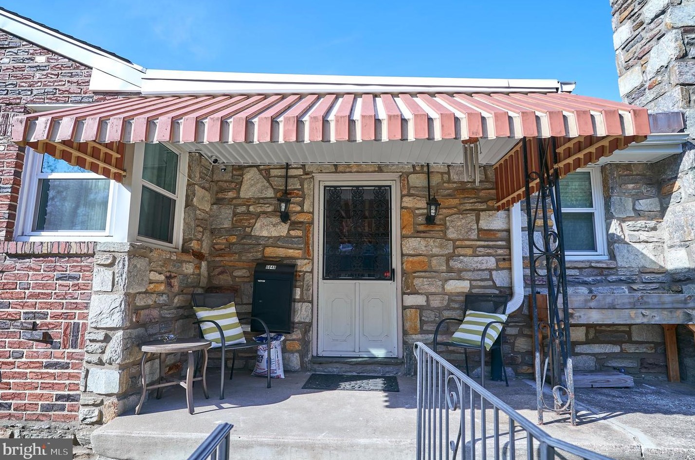 6848 Anderson St, Philadelphia, PA 19119-1422