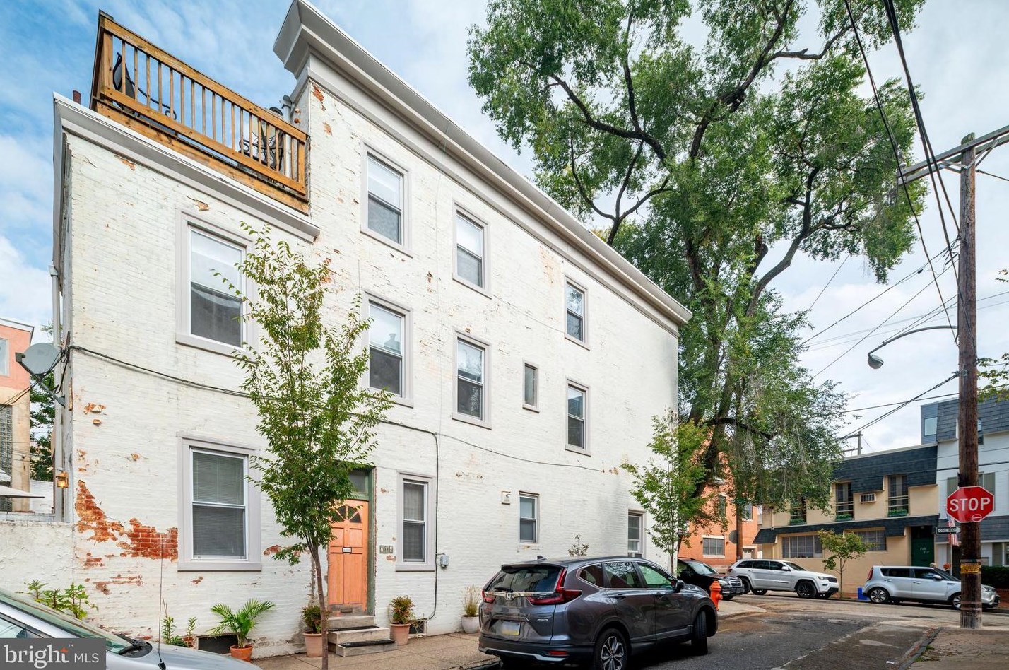 704 N 24th St, Philadelphia, PA 19130
