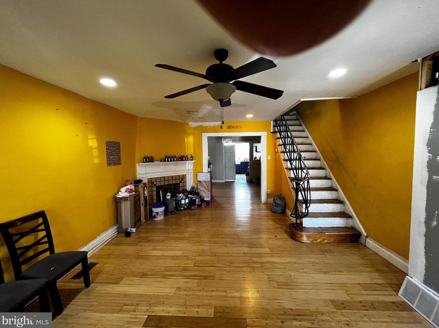 5943 Alma St, Philadelphia, PA 19149-3702
