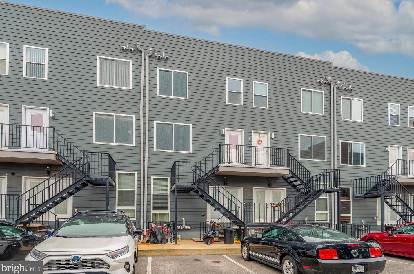 1219 N 5th St #2, Philadelphia, PA 19122