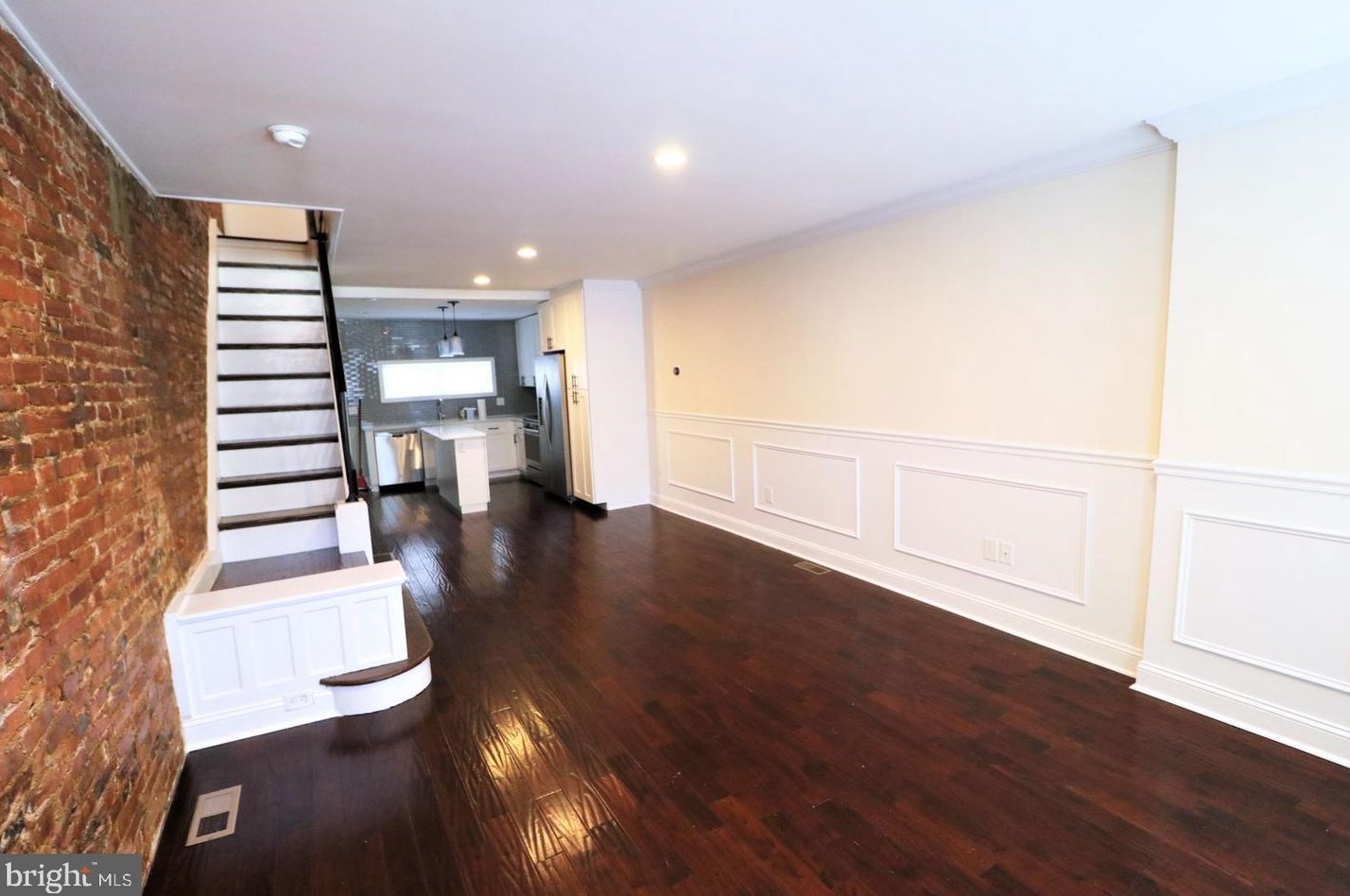 732 Mcclellan St, Philadelphia PA  19148-1711 exterior