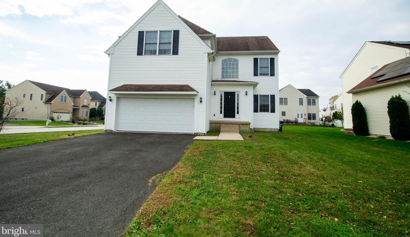 2711 Springhouse Rd, Philadelphia, PA 19114-3490