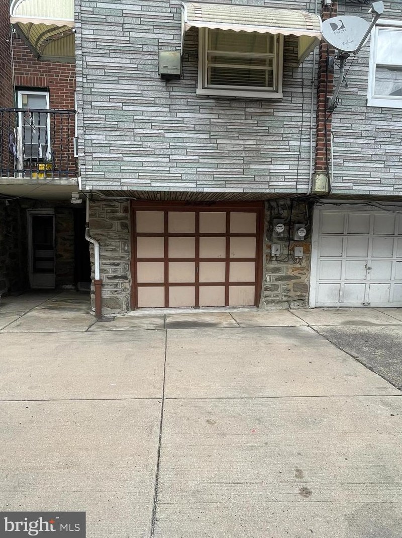 648 Sanger St, Philadelphia PA  19120-1721 exterior