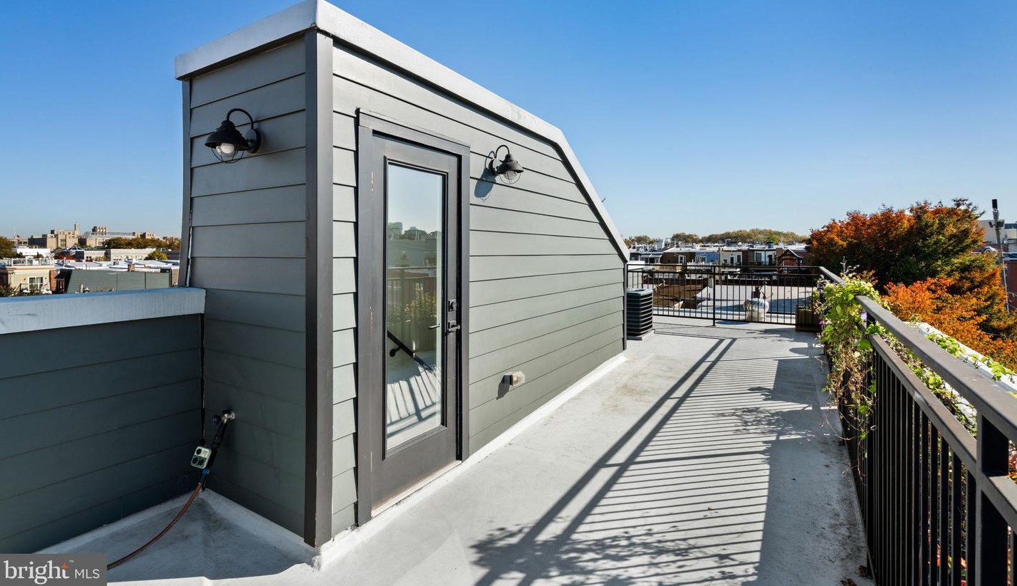 850 Taylor St, Philadelphia PA 19130-1945 exterior