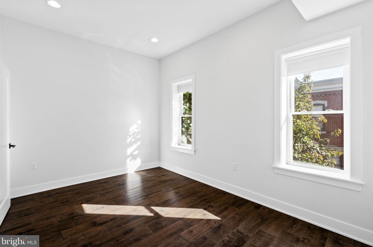 850 Taylor St, Philadelphia PA 19130-1945 exterior