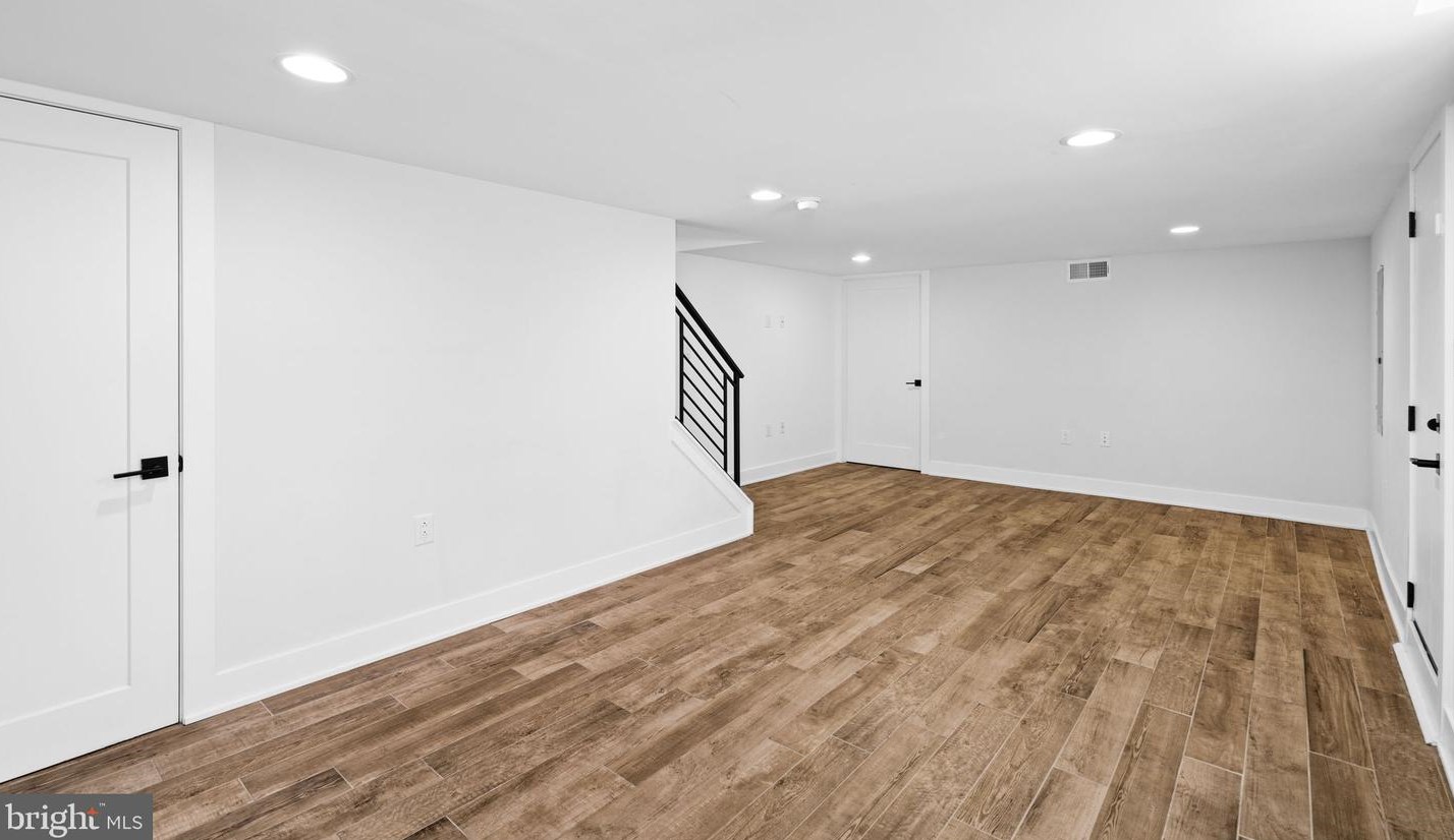 850 Taylor St, Philadelphia PA 19130-1945 exterior