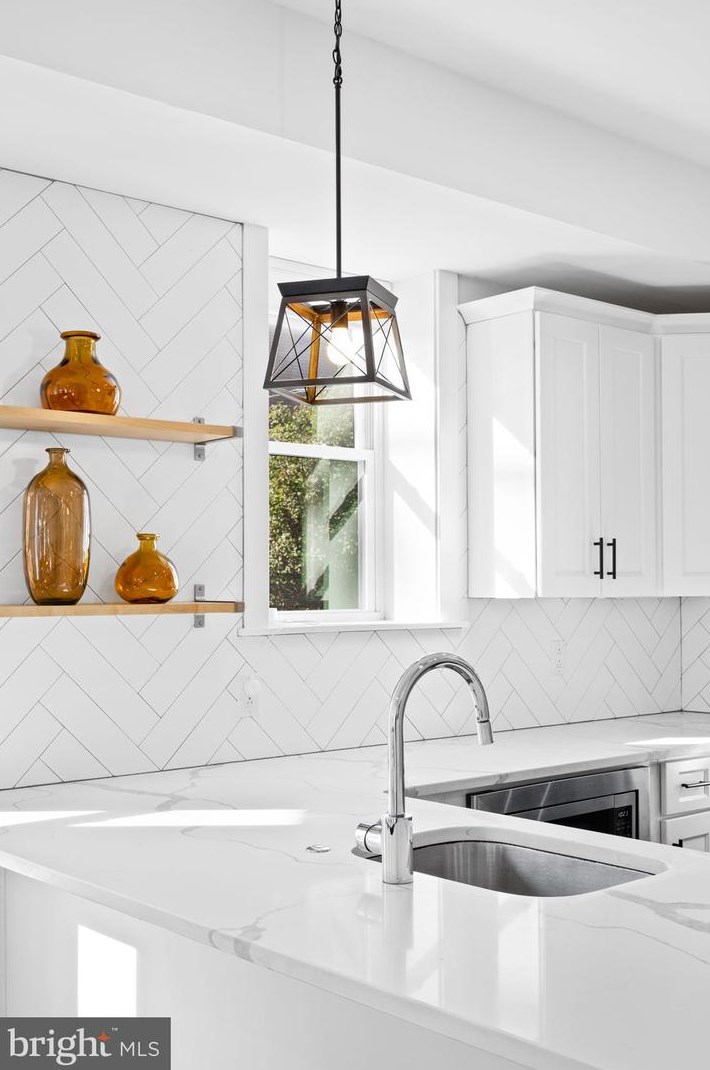 850 Taylor St, Philadelphia PA 19130-1945 exterior