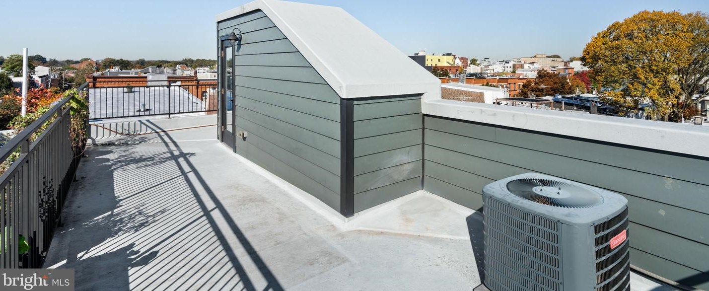 850 Taylor St, Philadelphia PA 19130-1945 exterior