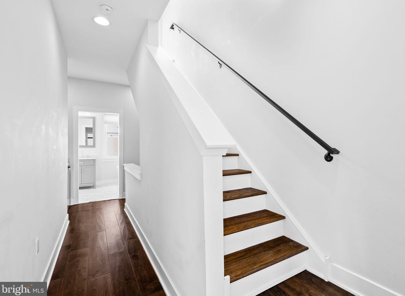 850 Taylor St, Philadelphia PA 19130-1945 exterior