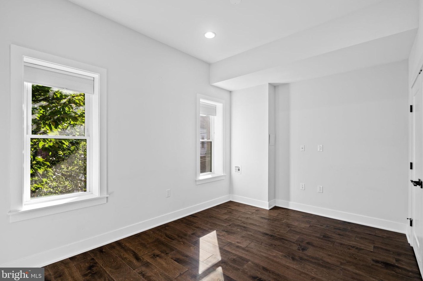 850 Taylor St, Philadelphia PA 19130-1945 exterior