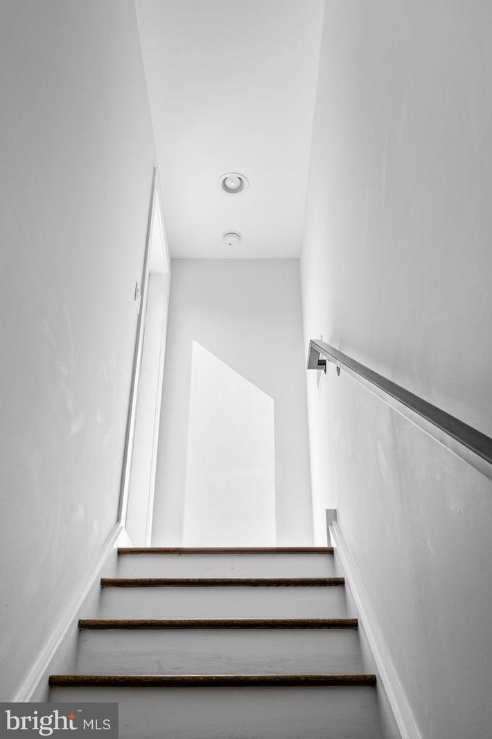 850 Taylor St, Philadelphia PA 19130-1945 exterior