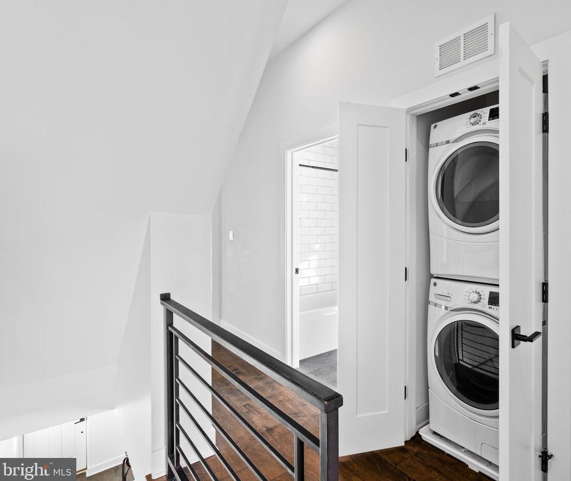 850 Taylor St, Philadelphia PA 19130-1945 exterior