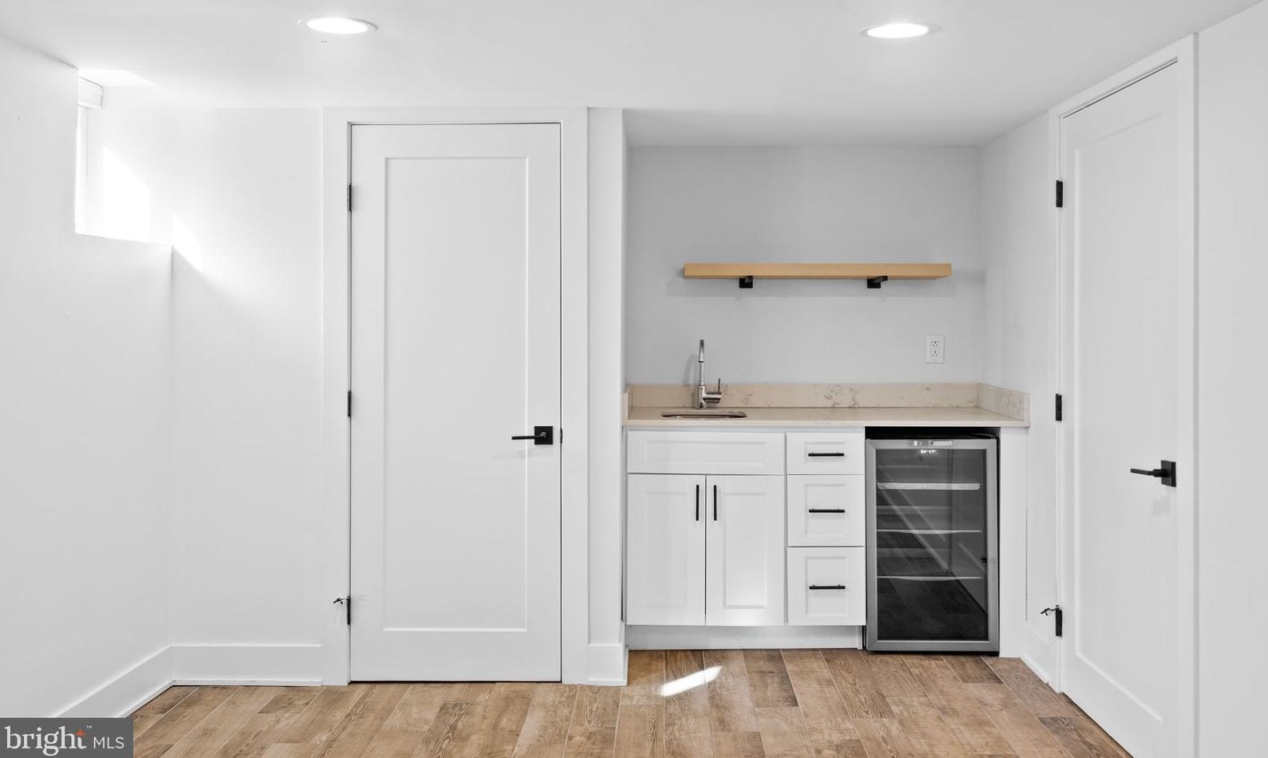 850 Taylor St, Philadelphia PA 19130-1945 exterior