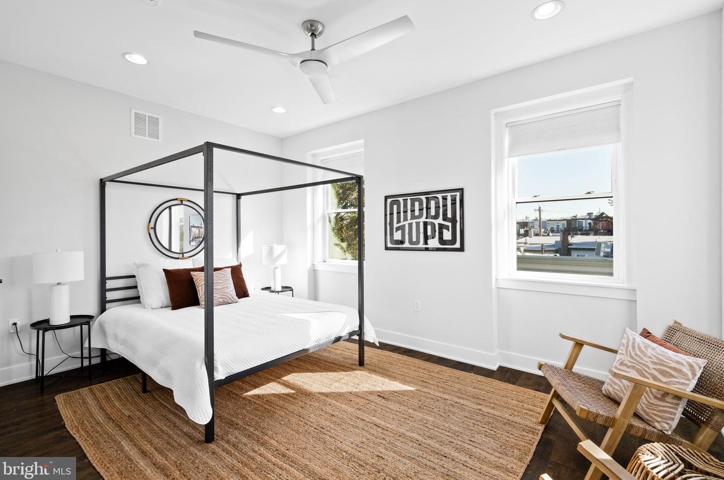 850 Taylor St, Philadelphia PA 19130-1945 exterior