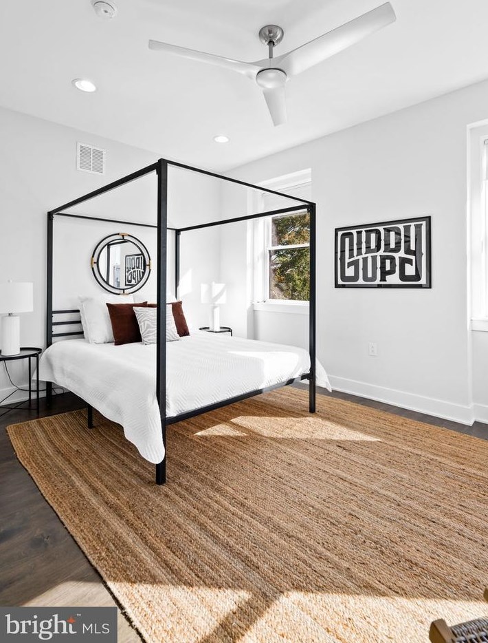 850 Taylor St, Philadelphia PA 19130-1945 exterior