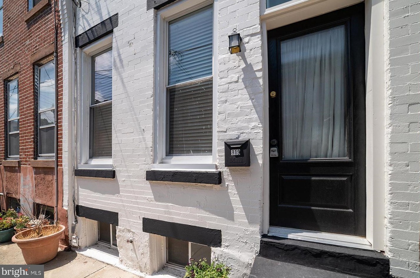 819 Mercer St, Philadelphia PA  19125-3518 exterior