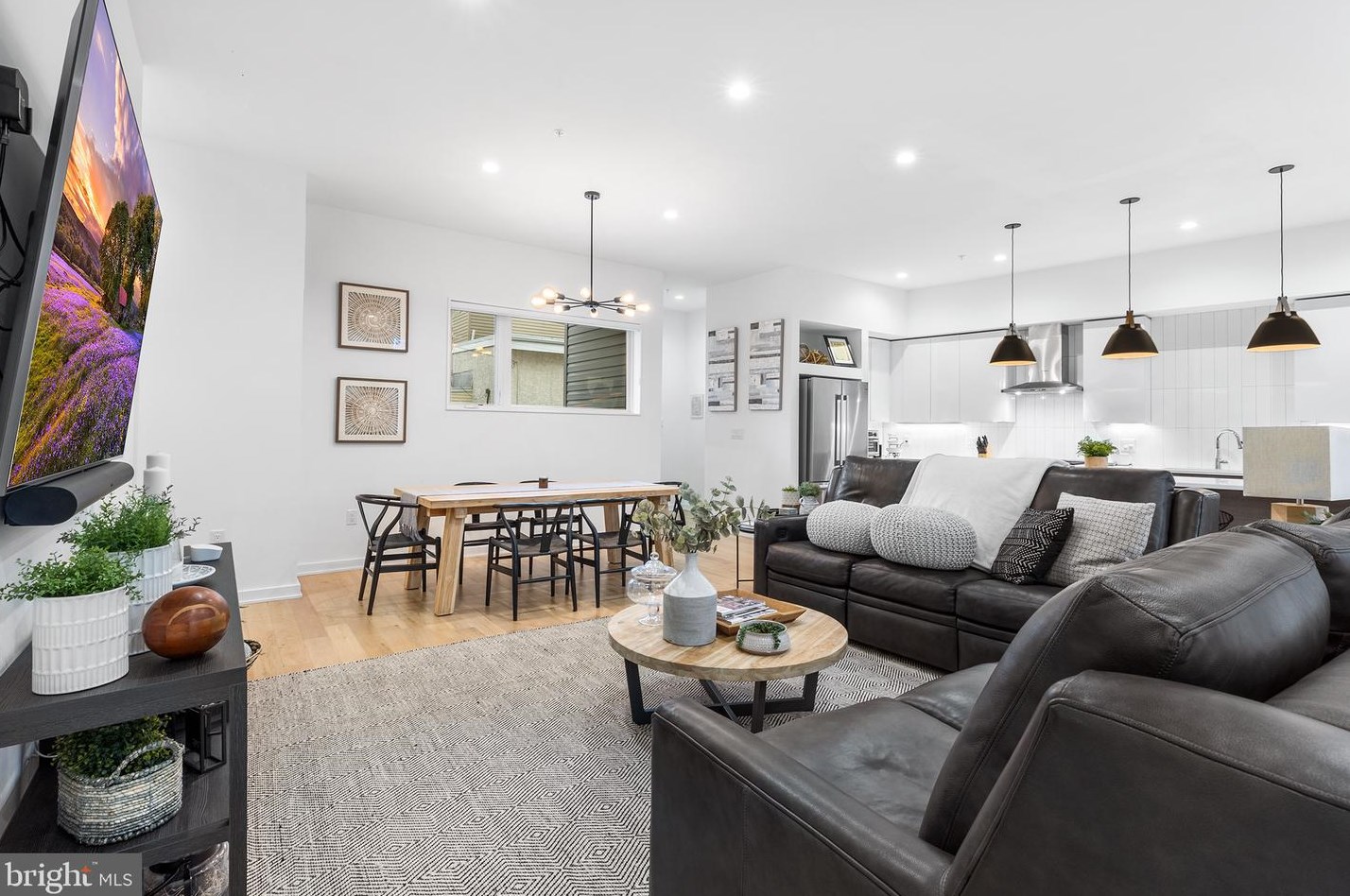 246 Tasker St, Philadelphia, PA 19148