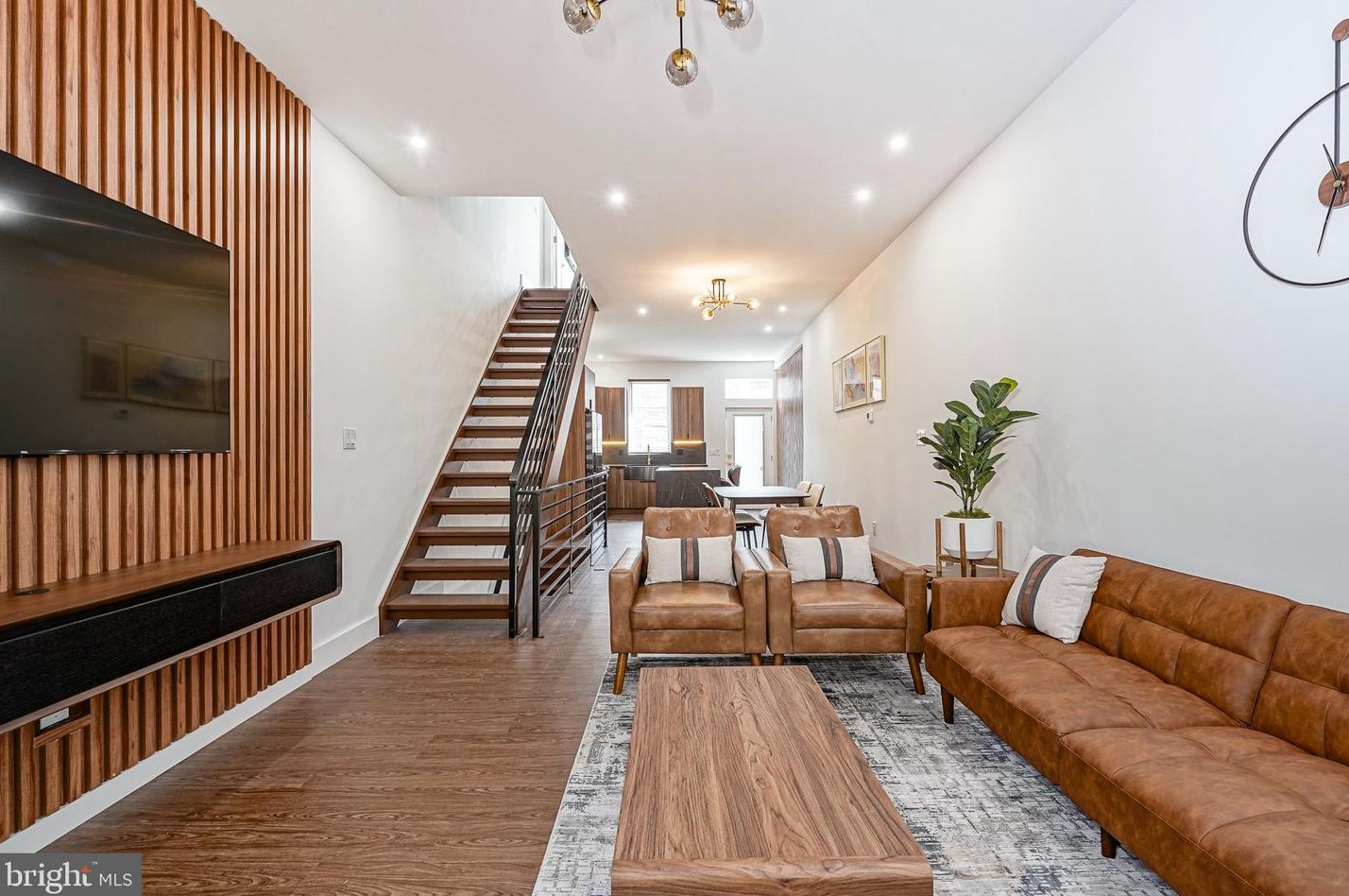 2833 Warnock St, Philadelphia, PA 19148-4924